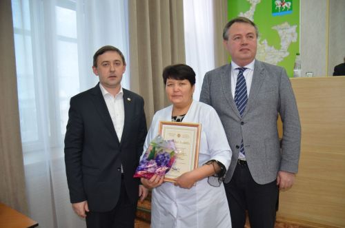 Медицинские работники Агрызского района отмечены за вклад в развитие здравоохранения