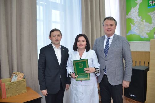 Медицинские работники Агрызского района отмечены за вклад в развитие здравоохранения