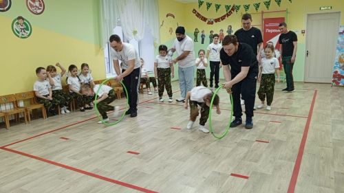 В детском саду №5 состоялись веселые старты «Вместе с папами – мы сила!»