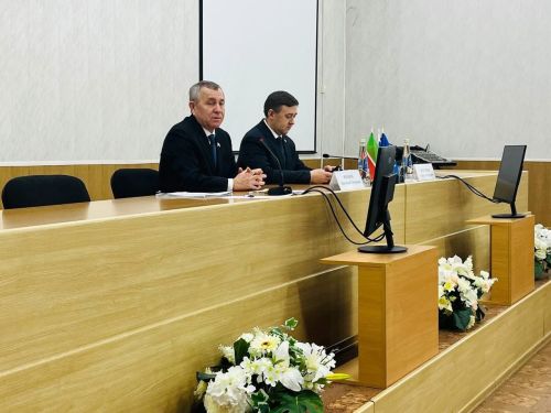 Депутат Госдумы РФ Анатолий Иванов встретился с руководителями и работниками учреждений образования Агрыза
