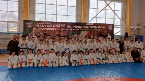 Педагог дополнительного образования Рустам Майоров повысил квалификацию на мастер-классе заслуженного мастера спорта Максима Еременко