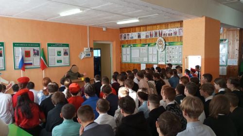 В Бимской школе прошла встреча с выпускником-участником СВО