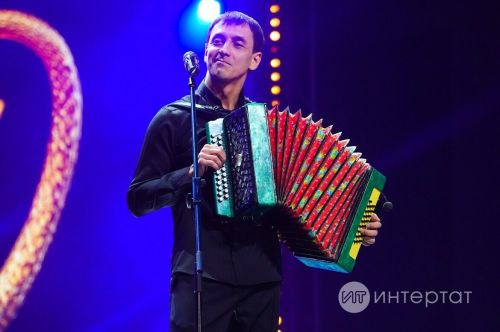 «Яшьлегем» җыры белән танылган Рөстәм Асадуллин: 18 ел гомеремне музыкага багышладым
