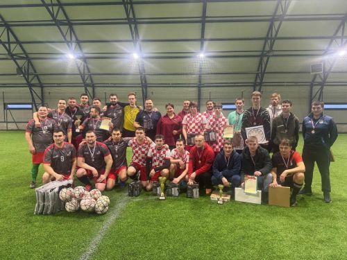 В футбольном манеже Агрыза состоялись соревнования по мини футболу среди команд работников Ижевского региона