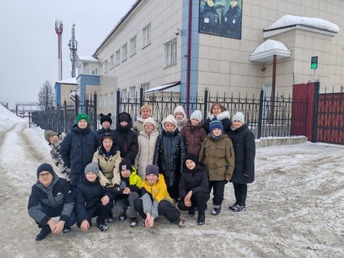 Ученики Иж-Бобьинской школы познакомились с работой полиции и Росгвардии