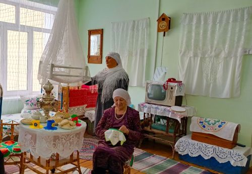 Тирсә мәдәният йортында Халыкара хатын-кызлар көне уңаеннан күркәм кичә узды