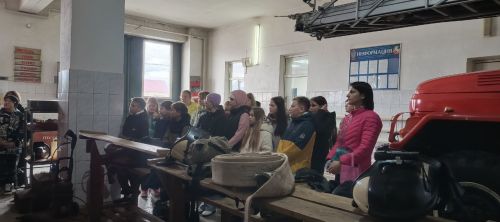 Учащиеся школы №4 познакомились с работой пожарных в ПСЧ-101
