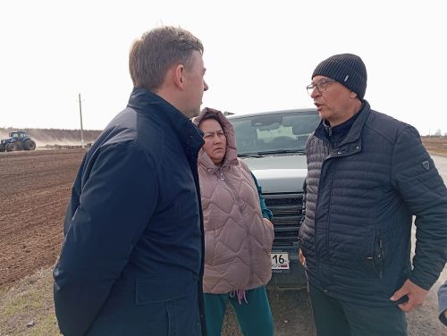 Әгерҗе районы башлыгы язгы кыр эшләренең барышы белән таныша