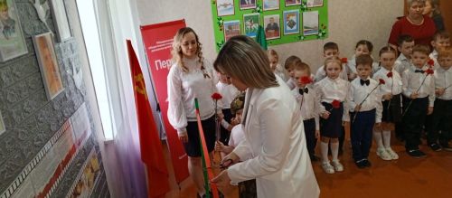 Әгерҗенең 5нче балалар бакчасында Бөек Ватан сугышының яшь геройлары истәлегенә Хәтер дивары ачылды