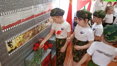Әгерҗенең 5нче балалар бакчасында Бөек Ватан сугышының яшь геройлары истәлегенә Хәтер дивары ачылды