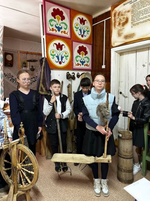Көчек мәктәбендә «Искергән сүзләр» темасына музей дәресе узды