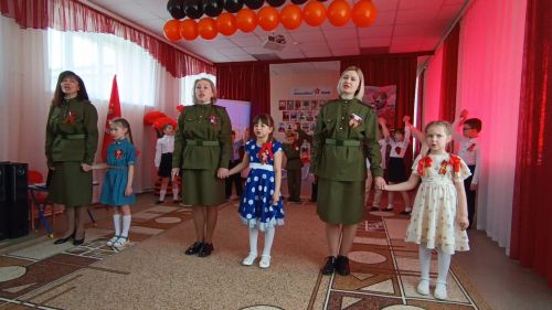 Вспоминая героев: В детском саду №9 состоялся концерт к 80-летию Победы