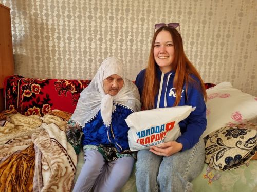 Активисты местного отделения Молодой гвардии посетили тружеников тыла