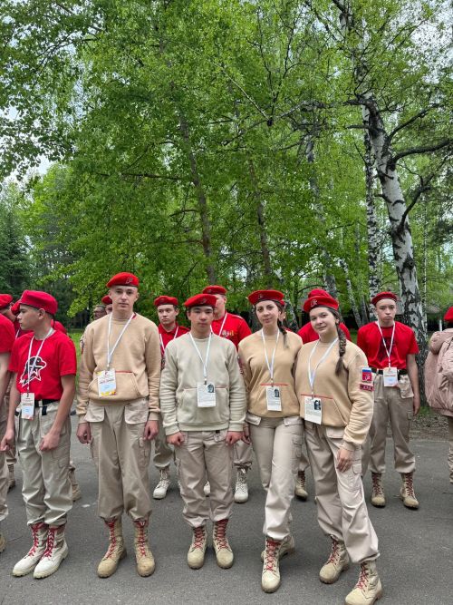 Агрызские юнармейцы «зажгли» на первом республиканском патриотическом форуме «Быть героем» в Казани