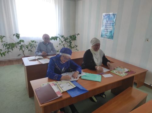 “Нур” мәдрәсәсендә биредә өч ел укыган шәкертләрнең чыгарылыш кичәсе булды