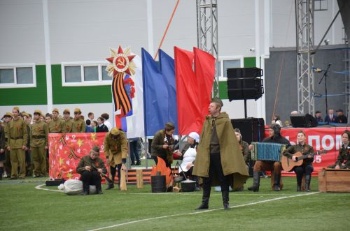 Память жива: в Агрызе представили проникновенное театрализованное представление ко Дню Победы