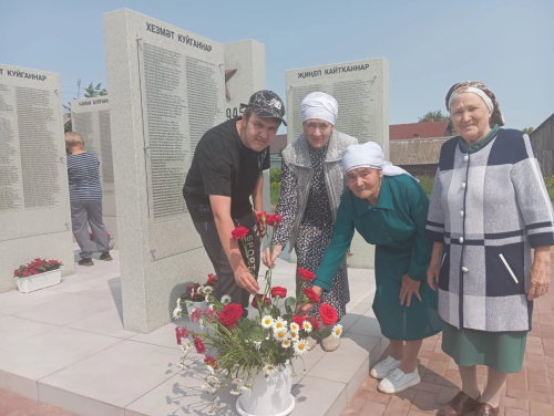 Нарат авылында батырлар хөрмәтенә һәйкәл ачылды