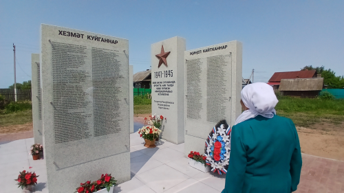 Нарат авылында батырлар хөрмәтенә һәйкәл ачылды