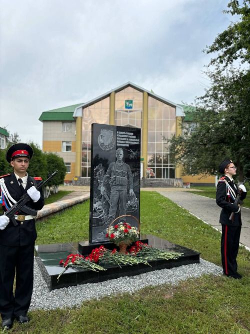 В Агрызе увековечили память героев: открыт обелиск воинам-землякам, павшим в локальных войнах и вооруженных конфликтах