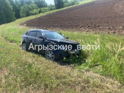 Водитель ВАЗа попал в больницу после лобового столкновения в Агрызском районе