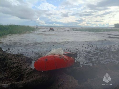 Супруги 93 и 80 лет спасены на Волге в Татарстане после шторма
