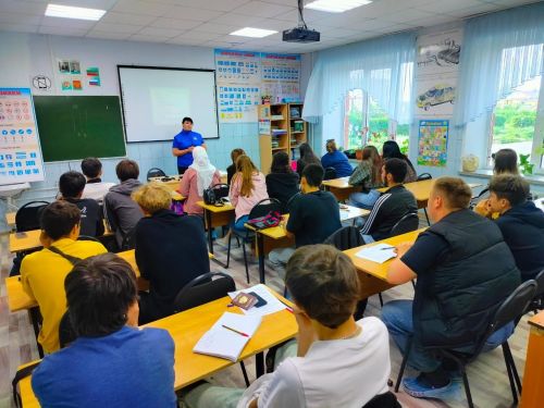 Профилактическая беседа по БДД с курсантами автошколы прошла в Агрызе
