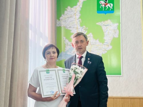 Район хакимиятендә бүләкләү тантанасы узды
