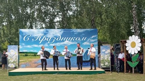 425 лет Красному Бору: яркий праздник, объединивший традиции и таланты