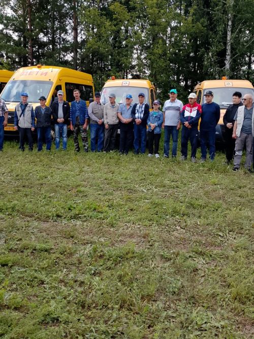 Проверка готовности школьных автобусов к новому учебному году прошла в Агрызском районе