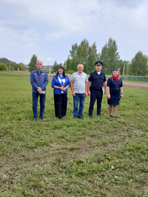 Проверка готовности школьных автобусов к новому учебному году прошла в Агрызском районе