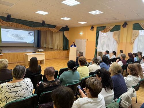 Профилактика ДТП и воспитание: на августовском педсовете в Агрызе обсудили безопасность детей