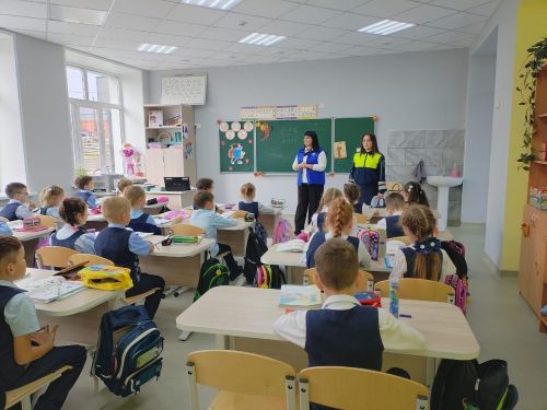 Профилактическая беседа по ПДД для первоклассников состоялась в школе №4