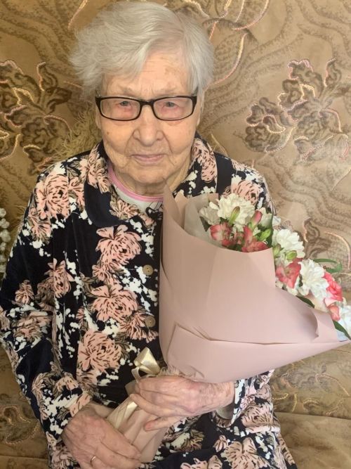 95 лет мудрости, стойкости и любви: Агрыз поздравляет ветерана педагогики Агнию Васильевну Марову