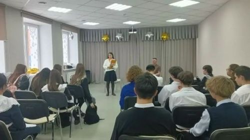 В школе № 4 прошла встреча с участником СВО, ефрейтором Павлом Байбековым