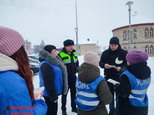 «Тропа безопасности»: В Агрызе прошла акция по безопасности пешеходов в темное время суток