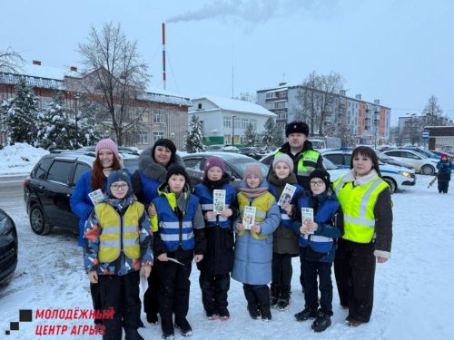 «Тропа безопасности»: В Агрызе прошла акция по безопасности пешеходов в темное время суток