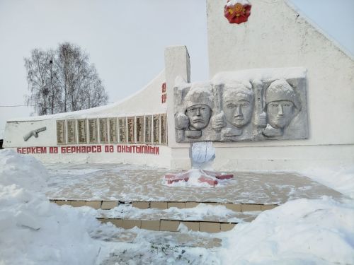 Салагыш укучылары «Батырларны онытмыйк! » исемле акциядә катнаштылар