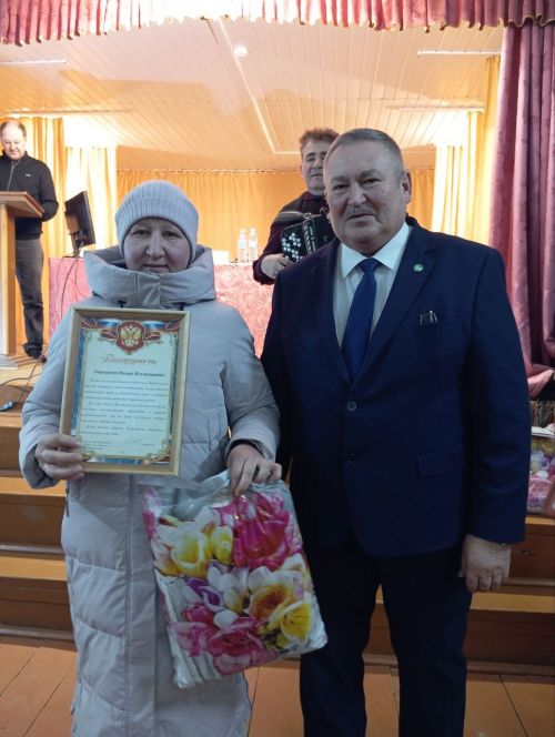 Девятерня авыл җирлегендә узган җыен бүләкләүләргә бай булды