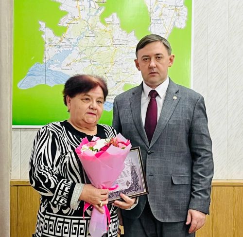 Во благо Родины и района: в Агрызе наградили тех, кто помогает фронту и развивает будущее
