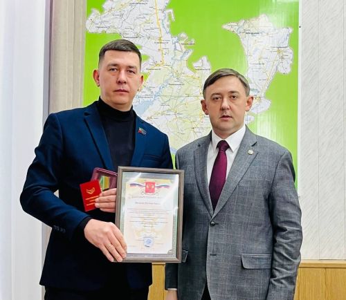 Во благо Родины и района: в Агрызе наградили тех, кто помогает фронту и развивает будущее