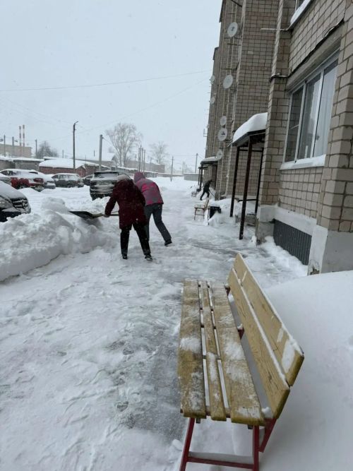 Субботник в Агрызе: убираем снег вместе!