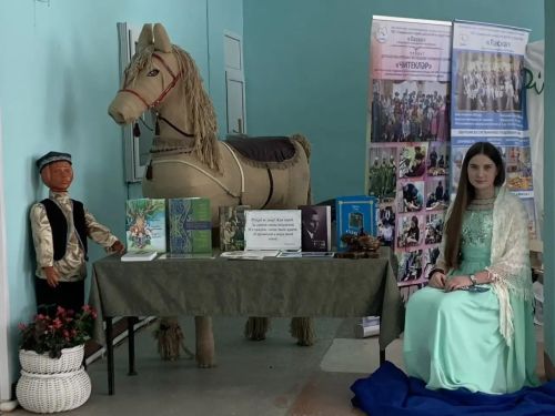 На сходе граждан красноборцы развернули выставку в поддержку СВО