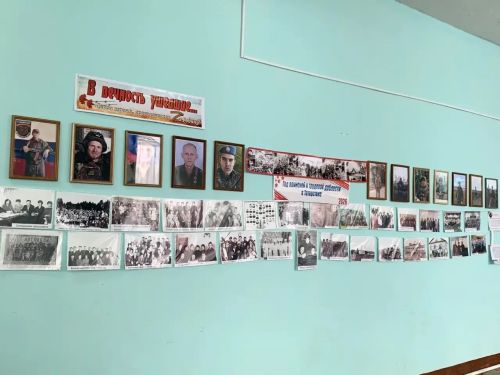 На сходе граждан красноборцы развернули выставку в поддержку СВО