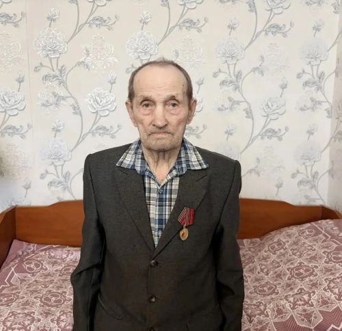 Ветеран труда из Красного Бора Виктор Сизов встретил 95-й день рождения