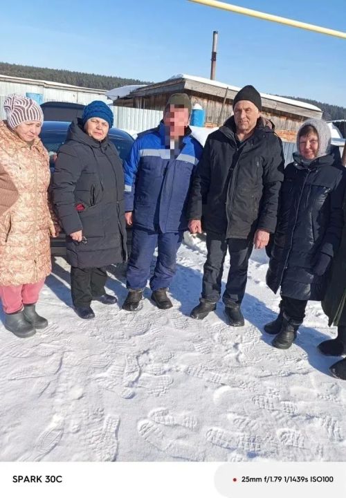 Волонтерлар хәрбигә чәкчәк һәм маскировка челтәре бүләк итте