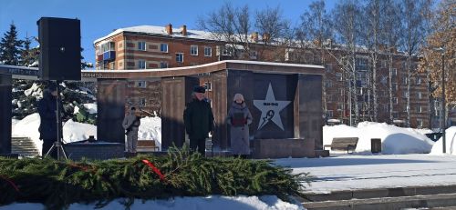 В Агрызе у Вечного огня почтили память защитников Отечества