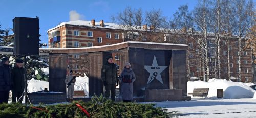 В Агрызе у Вечного огня почтили память защитников Отечества