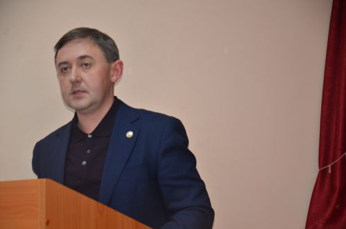Связь появилась, водопровод обещали: о чем говорили на сходе в Азевском поселении