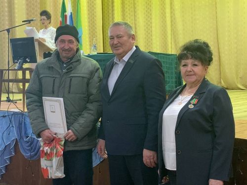 Көчек җирлегендә узган җыен кысаларында хөрмәтләү-котлаулар да булды