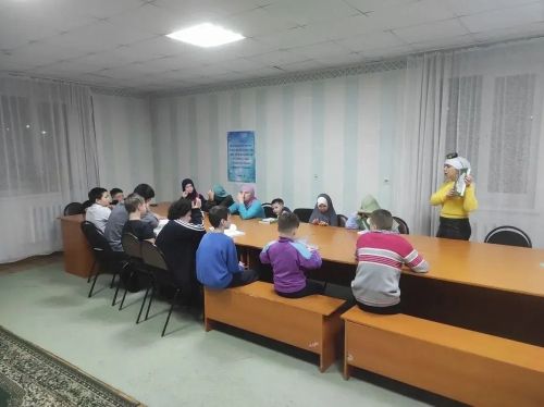 Без татар телен өйрәнәбез